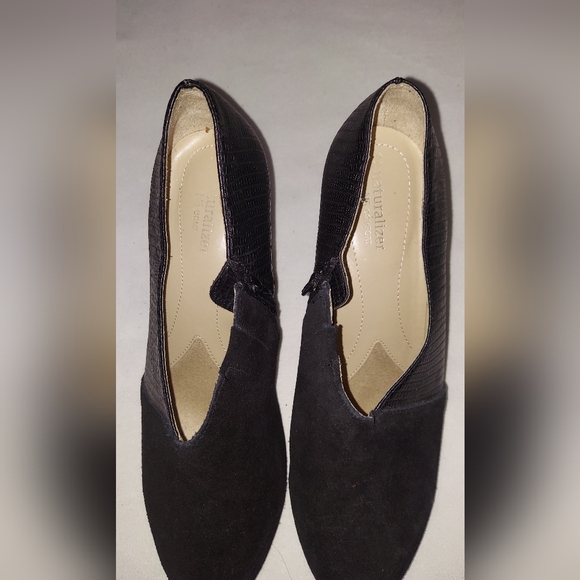 Naturalizer Women's Faux Suede Ankle Boots Black Zipper Size 9 1/2 Medium width - Picture 8 of 9